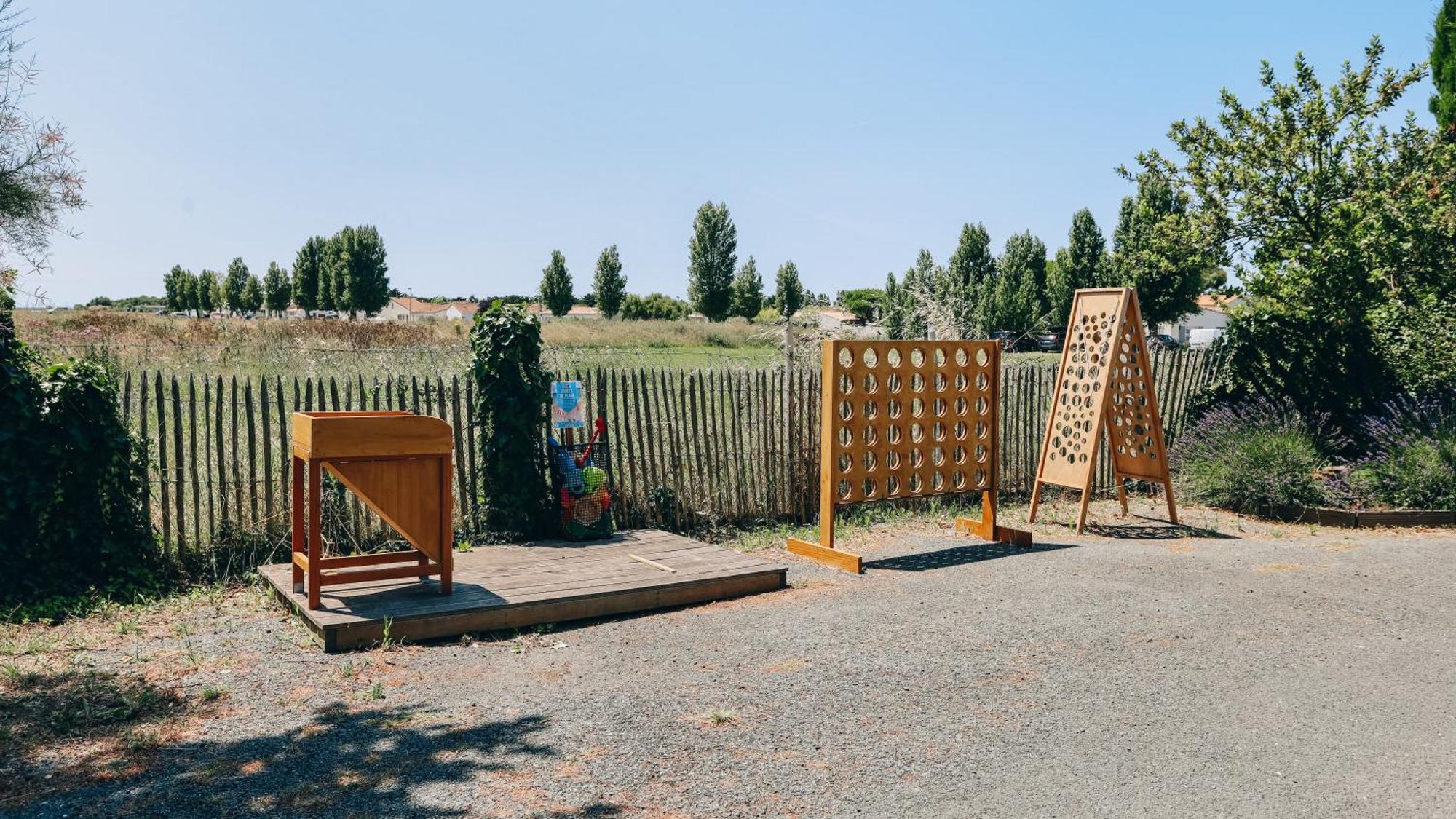 Camping La Pree Les Portes-en-Re Exterior foto