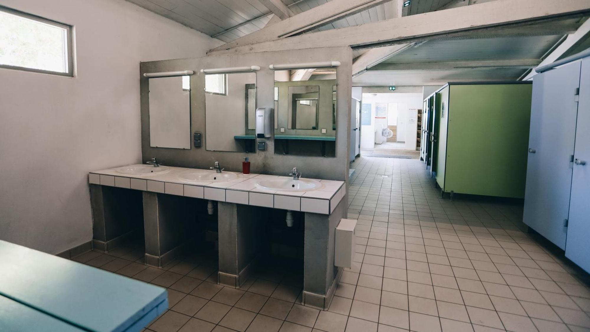 Camping La Pree Les Portes-en-Re Cameră foto