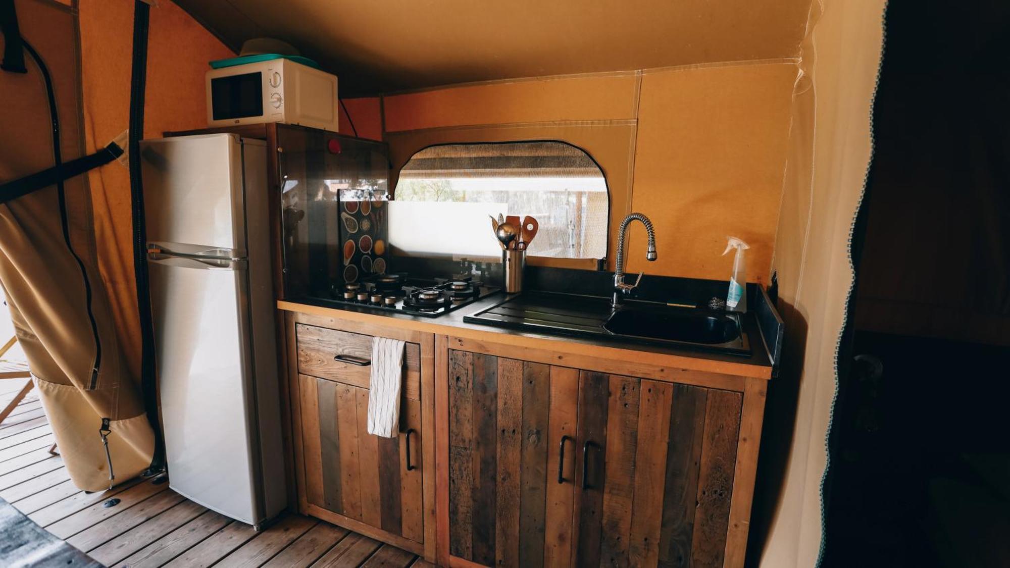 Camping La Pree Les Portes-en-Re Cameră foto
