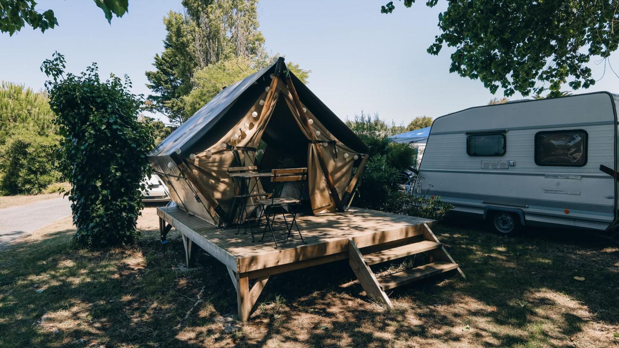Camping La Pree Les Portes-en-Re Cameră foto